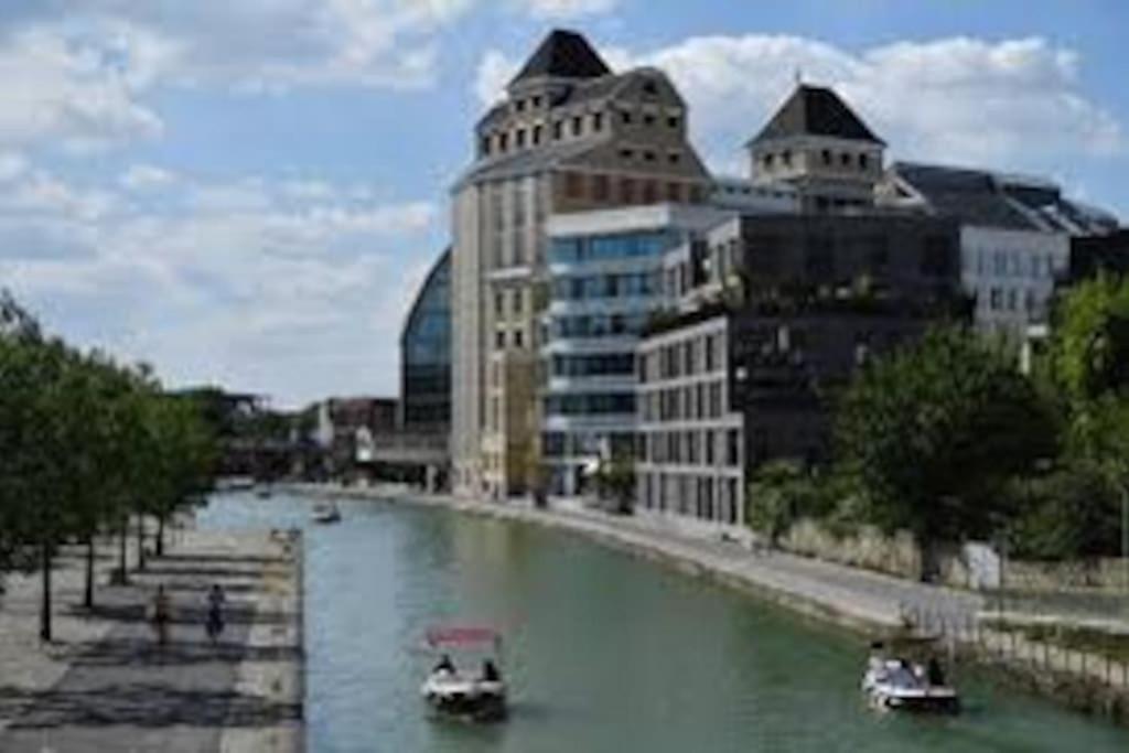 Studio Number 10 Pantin Bagian luar foto