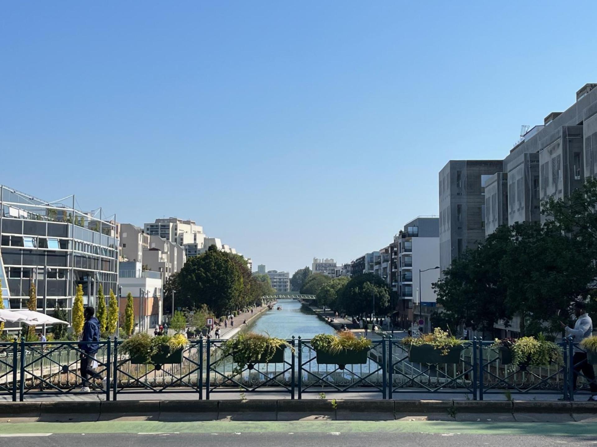 Studio Number 10 Pantin Bagian luar foto